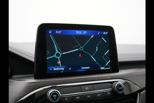 Ford Kuga 2.5 Vignale PHEV 225pk Dealer O.H. | Panodak | Adaptive Cruise | 360 Camera | Bang & Olufsen | Lederen Comfortzetels Memory & Verwarmd | Stuur Verwarmd | Keyless | Blis | Apple Carplay | Navigatie | DAB | Plug In Hybrid |