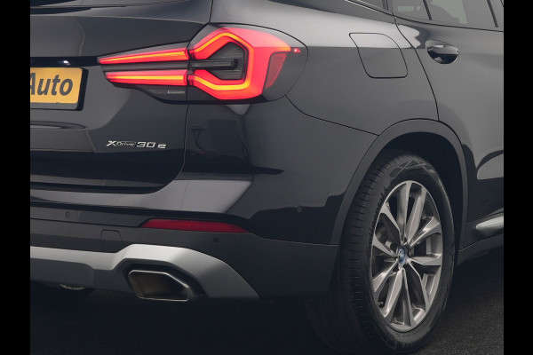 BMW X3 xDrive30e High Executive PHEV 293pk Dealer O.H. | Trekhaak Af Fabriek | Panodak | Head Up | 360 Camera | Laser LED | Lederen Sportstoelen Memory & Verwarmd | Sfeerverlichting | Apple Carplay | Blis | Keyless | Navigatie | DAB | Plug In Hybrid |