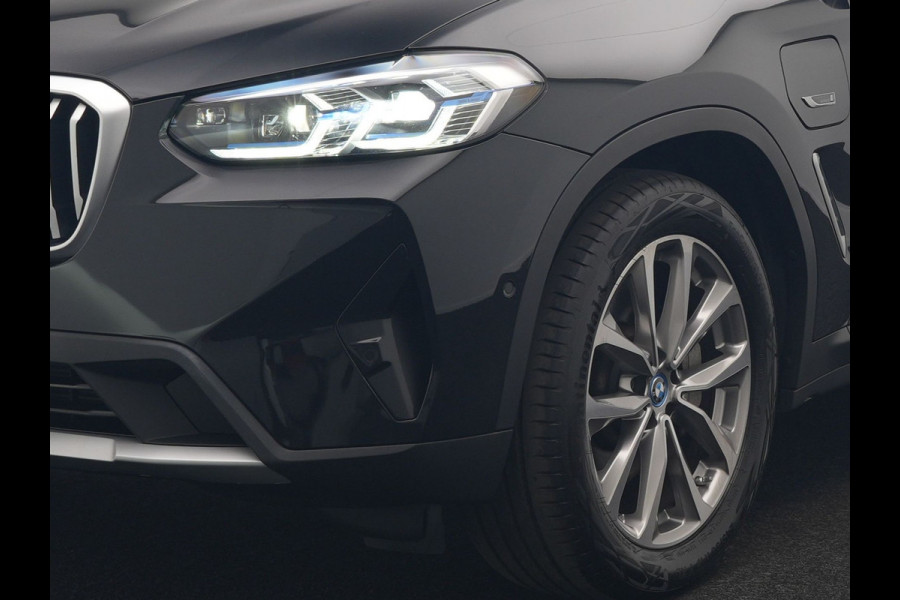 BMW X3 xDrive30e High Executive PHEV 293pk Dealer O.H. | Trekhaak Af Fabriek | Panodak | Head Up | 360 Camera | Laser LED | Lederen Sportstoelen Memory & Verwarmd | Sfeerverlichting | Apple Carplay | Blis | Keyless | Navigatie | DAB | Plug In Hybrid |