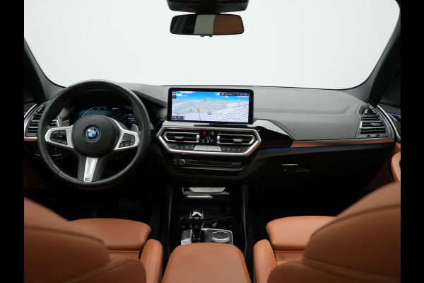 BMW X3 xDrive30e High Executive PHEV 293pk Dealer O.H. | Trekhaak Af Fabriek | Panodak | Head Up | 360 Camera | Laser LED | Lederen Sportstoelen Memory & Verwarmd | Sfeerverlichting | Apple Carplay | Blis | Keyless | Navigatie | DAB | Plug In Hybrid |