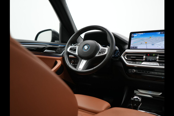 BMW X3 xDrive30e High Executive PHEV 293pk Dealer O.H. | Trekhaak Af Fabriek | Panodak | Head Up | 360 Camera | Laser LED | Lederen Sportstoelen Memory & Verwarmd | Sfeerverlichting | Apple Carplay | Blis | Keyless | Navigatie | DAB | Plug In Hybrid |