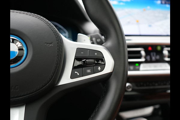 BMW X3 xDrive30e High Executive PHEV 293pk Dealer O.H. | Trekhaak Af Fabriek | Panodak | Head Up | 360 Camera | Laser LED | Lederen Sportstoelen Memory & Verwarmd | Sfeerverlichting | Apple Carplay | Blis | Keyless | Navigatie | DAB | Plug In Hybrid |