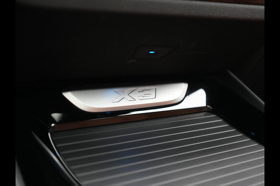 BMW X3 xDrive30e High Executive PHEV 293pk Dealer O.H. | Trekhaak Af Fabriek | Panodak | Head Up | 360 Camera | Laser LED | Lederen Sportstoelen Memory & Verwarmd | Sfeerverlichting | Apple Carplay | Blis | Keyless | Navigatie | DAB | Plug In Hybrid |