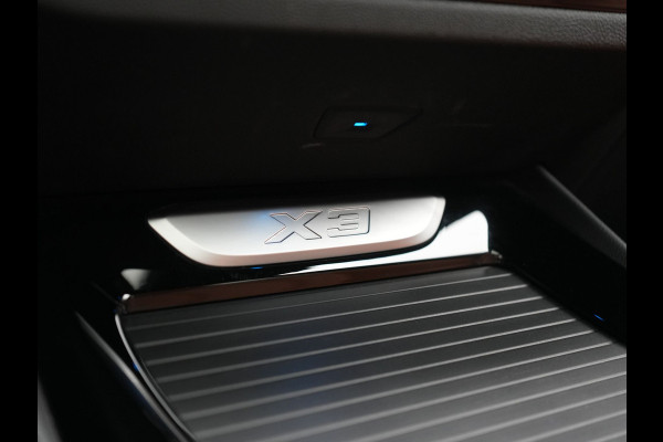 BMW X3 xDrive30e High Executive PHEV 293pk Dealer O.H. | Trekhaak Af Fabriek | Panodak | Head Up | 360 Camera | Laser LED | Lederen Sportstoelen Memory & Verwarmd | Sfeerverlichting | Apple Carplay | Blis | Keyless | Navigatie | DAB | Plug In Hybrid |