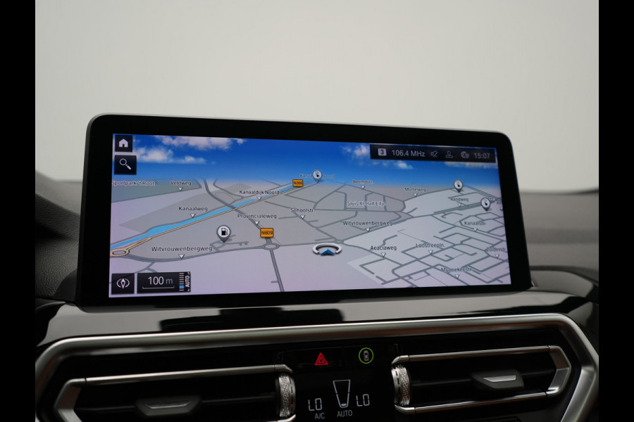 BMW X3 xDrive30e High Executive PHEV 293pk Dealer O.H. | Trekhaak Af Fabriek | Panodak | Head Up | 360 Camera | Laser LED | Lederen Sportstoelen Memory & Verwarmd | Sfeerverlichting | Apple Carplay | Blis | Keyless | Navigatie | DAB | Plug In Hybrid |