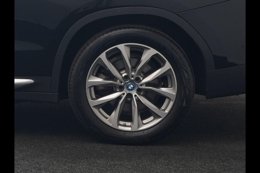 BMW X3 xDrive30e High Executive PHEV 293pk Dealer O.H. | Trekhaak Af Fabriek | Panodak | Head Up | 360 Camera | Laser LED | Lederen Sportstoelen Memory & Verwarmd | Sfeerverlichting | Apple Carplay | Blis | Keyless | Navigatie | DAB | Plug In Hybrid |