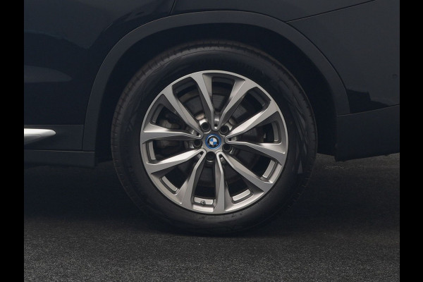 BMW X3 xDrive30e High Executive PHEV 293pk Dealer O.H. | Trekhaak Af Fabriek | Panodak | Head Up | 360 Camera | Laser LED | Lederen Sportstoelen Memory & Verwarmd | Sfeerverlichting | Apple Carplay | Blis | Keyless | Navigatie | DAB | Plug In Hybrid |