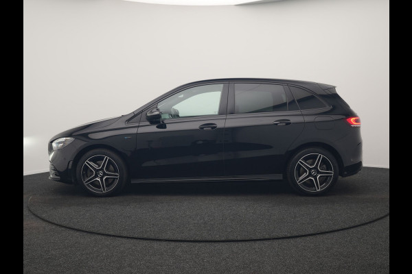 Mercedes-Benz B-Klasse 250 e Business Solution AMG Limited PHEV 218pk Dealer O.H. | Burmester Audio | Alcantara Sportstoelen Verwarmd | Camera | Sfeerverlichting | Apple Carplay | Widescreen Navigatie | DAB | Plug In Hybrid |