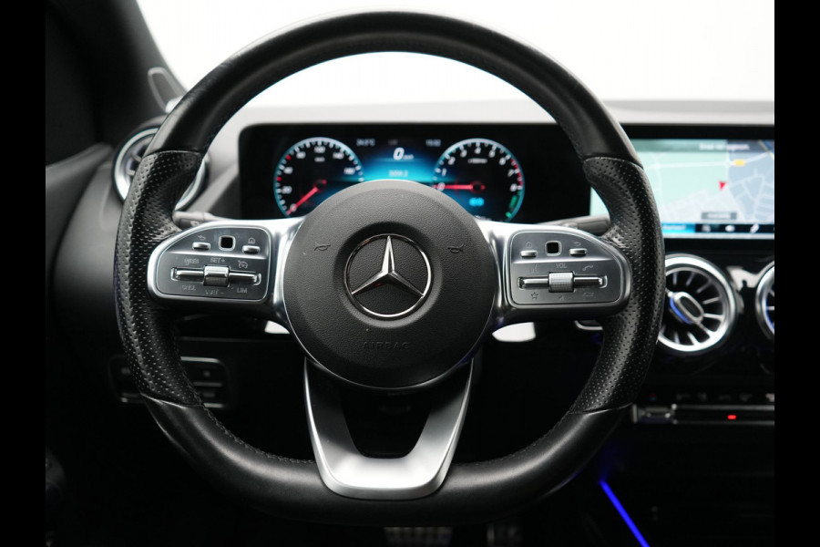 Mercedes-Benz B-Klasse 250 e Business Solution AMG Limited PHEV 218pk Dealer O.H. | Burmester Audio | Alcantara Sportstoelen Verwarmd | Camera | Sfeerverlichting | Apple Carplay | Widescreen Navigatie | DAB | Plug In Hybrid |