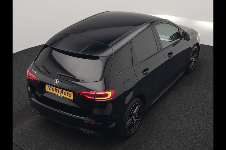 Mercedes-Benz B-Klasse 250 e Business Solution AMG Limited PHEV 218pk Dealer O.H. | Burmester Audio | Alcantara Sportstoelen Verwarmd | Camera | Sfeerverlichting | Apple Carplay | Widescreen Navigatie | DAB | Plug In Hybrid |