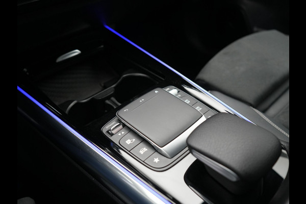 Mercedes-Benz B-Klasse 250 e Business Solution AMG Limited PHEV 218pk Dealer O.H. | Burmester Audio | Alcantara Sportstoelen Verwarmd | Camera | Sfeerverlichting | Apple Carplay | Widescreen Navigatie | DAB | Plug In Hybrid |