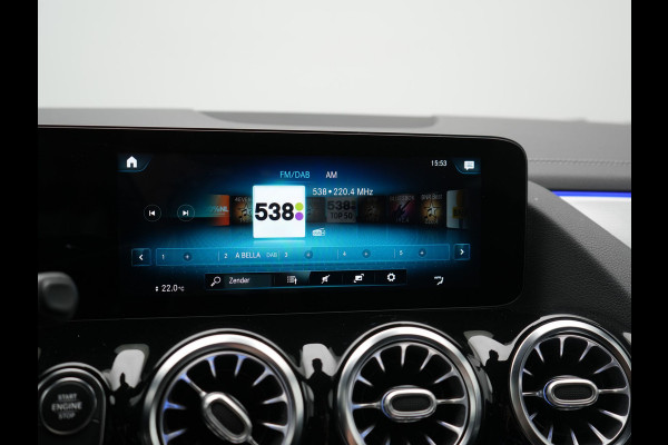 Mercedes-Benz B-Klasse 250 e Business Solution AMG Limited PHEV 218pk Dealer O.H. | Burmester Audio | Alcantara Sportstoelen Verwarmd | Camera | Sfeerverlichting | Apple Carplay | Widescreen Navigatie | DAB | Plug In Hybrid |