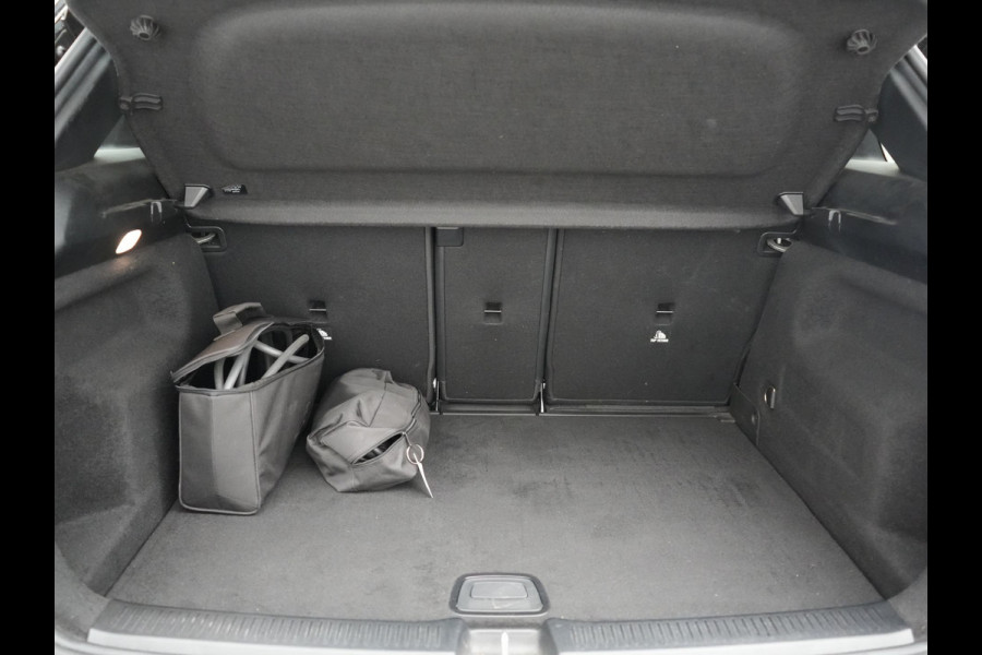 Mercedes-Benz B-Klasse 250 e Business Solution AMG Limited PHEV 218pk Dealer O.H. | Burmester Audio | Alcantara Sportstoelen Verwarmd | Camera | Sfeerverlichting | Apple Carplay | Widescreen Navigatie | DAB | Plug In Hybrid |