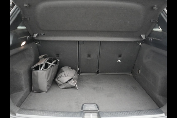 Mercedes-Benz B-Klasse 250 e Business Solution AMG Limited PHEV 218pk Dealer O.H. | Burmester Audio | Alcantara Sportstoelen Verwarmd | Camera | Sfeerverlichting | Apple Carplay | Widescreen Navigatie | DAB | Plug In Hybrid |