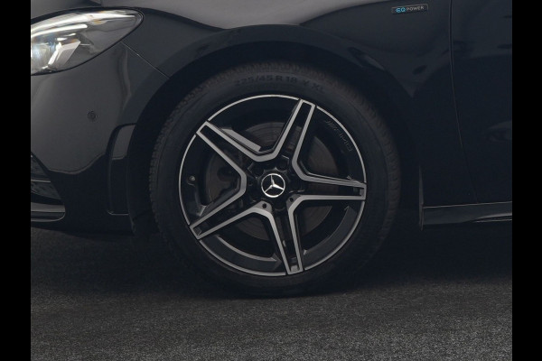 Mercedes-Benz B-Klasse 250 e Business Solution AMG Limited PHEV 218pk Dealer O.H. | Burmester Audio | Alcantara Sportstoelen Verwarmd | Camera | Sfeerverlichting | Apple Carplay | Widescreen Navigatie | DAB | Plug In Hybrid |
