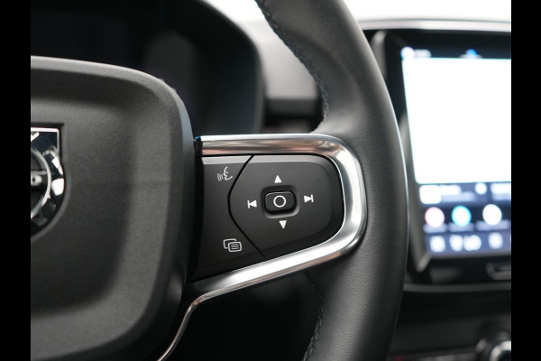 Volvo XC40 Ultimate Recharge Pure 70 kWh 231pk Dealer O.H. | Trekhaak Af Fabriek | Panodak | Adaptive Cruise | 360 Camera | Harman / Kardon | Alcantara Sportstoelen Memory & Verwarmd | Keyless | Blis | Apple Carplay | Google Assistent | DAB |