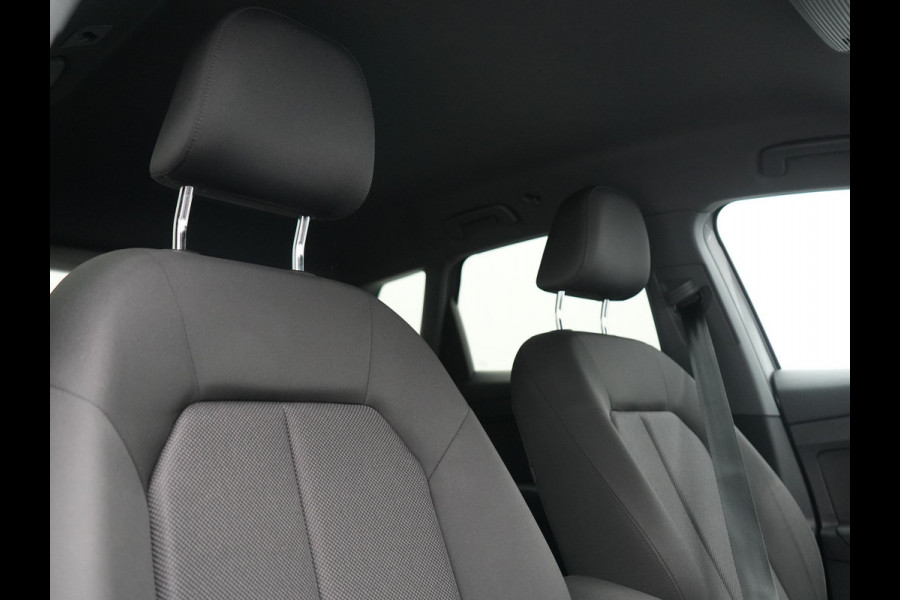 Audi Q4 e-tron 45 Quattro Edition 77 kWh 265pk Dealer O.H. | Trekhaak Af Fabriek | Stoelverwarming | Navigatie | Lane Assist | Virtual Cockpit | DAB | 19"L.M |
