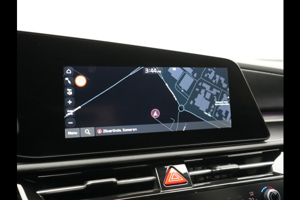 Kia Niro 1.6 GDi ExecutiveLine PHEV 182pk Dealer O.H. | Adaptive Cruise | Head Up | Camera | Harman / Kardon | Lederen Sportstoelen Ventilatie & Memory | Keyless | Blis | Stoelen & Stuur Verwarmd | Sfeerverlichting | Navigatie | DAB | Plug In Hybrid |