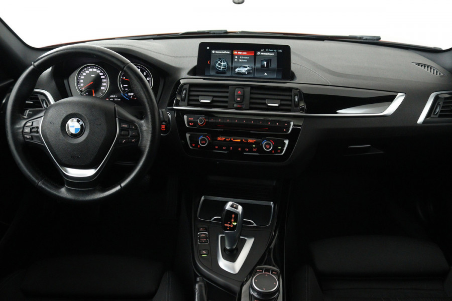 BMW 1-serie 118i Executive Automaat (GROOT-NAVIGATIE, LED, PANORAMADAK, CAMERA, SPORTSTOELEN, GROOTLICHT ASSIST, PDC)
