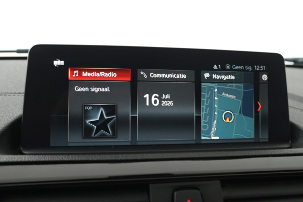 BMW 1-serie 118i Executive Automaat (GROOT-NAVIGATIE, LED, PANORAMADAK, CAMERA, SPORTSTOELEN, GROOTLICHT ASSIST, PDC)