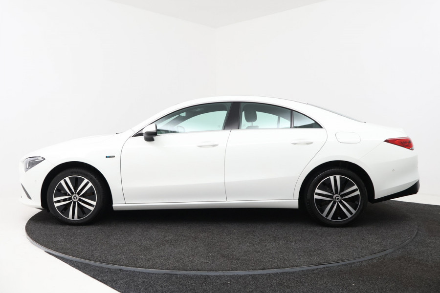 Mercedes-Benz CLA-Klasse 250 e Business Solution Luxury Limited (SFEERVERLICHTING, CAMERA, PDC, LED, 1e EIGENAAR)