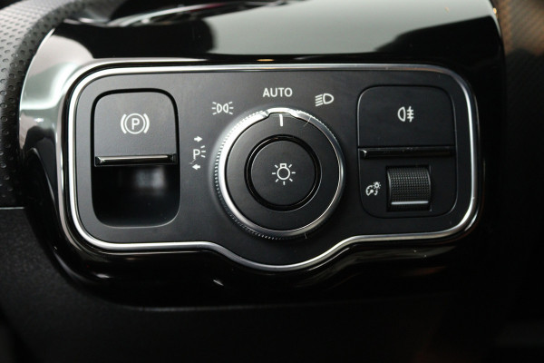 Mercedes-Benz CLA-Klasse 250 e Business Solution Luxury Limited (SFEERVERLICHTING, CAMERA, PDC, LED, 1e EIGENAAR)