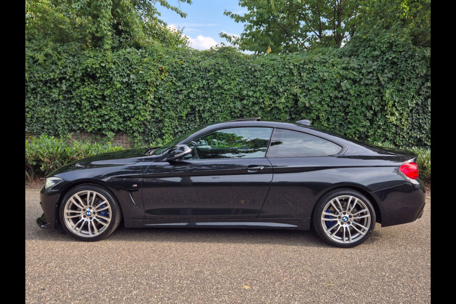 BMW 4 Serie Coupé 420i M Sport High Executive Schuifdak H&K Apple CarPlay Virtual dash NAP M Remmerij 100% OH 420i High Executive