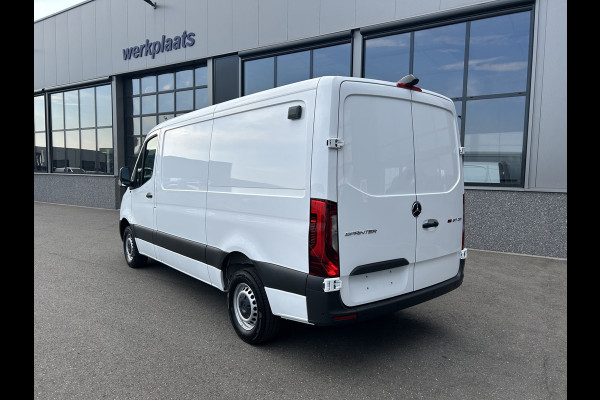 Mercedes-Benz Sprinter 317 CDI L2 H1 LED / 360 Camera / Distronic / MBUX / Navigatiesysteem / Parkeersensoren / Airco / 270 Graden achterdeuren