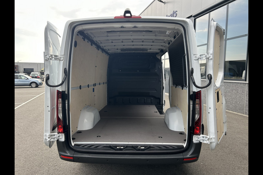 Mercedes-Benz Sprinter 317 CDI L2 H1 LED / 360 Camera / Distronic / MBUX / Navigatiesysteem / Parkeersensoren / Airco / 270 Graden achterdeuren