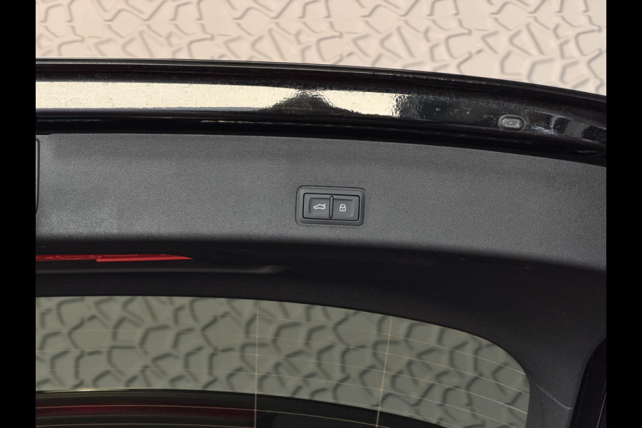 Audi Q3 35 TFSI S-EDITION MILD HYBRID ZONDER STEKKER AUDI.TREKHAAK LEER PANO SCHUIFDAK ELEK.KLEP