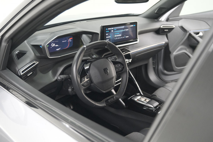 Peugeot e-2008 EV GT 50 kWh | 3 Fase | 360 Camera | Adaptieve Cruise Control | Dodehoekdetectie | SOH=100%
