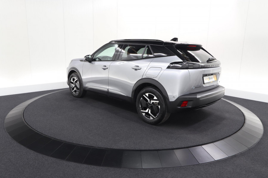 Peugeot e-2008 EV GT 50 kWh | 3 Fase | 360 Camera | Adaptieve Cruise Control | Dodehoekdetectie | SOH=100%