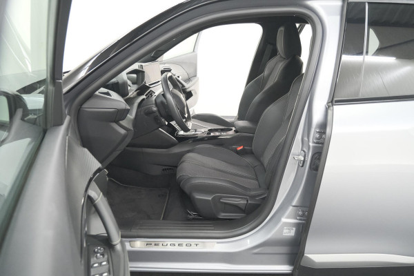 Peugeot e-2008 EV GT 50 kWh | 3 Fase | 360 Camera | Adaptieve Cruise Control | Dodehoekdetectie | SOH=100%