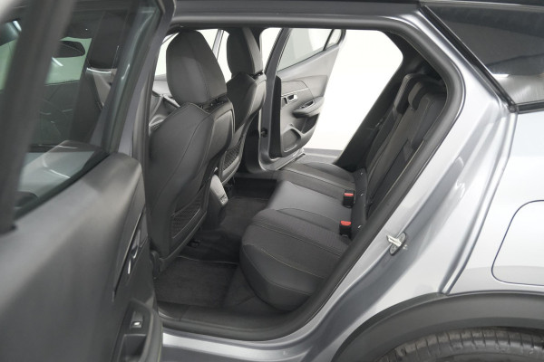 Peugeot e-2008 EV GT 50 kWh | 3 Fase | 360 Camera | Adaptieve Cruise Control | Dodehoekdetectie | SOH=100%