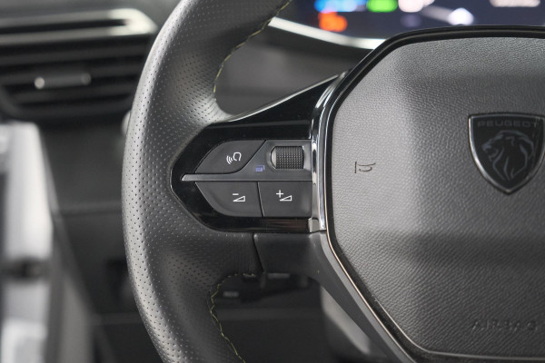 Peugeot e-2008 EV GT 50 kWh | 3 Fase | 360 Camera | Adaptieve Cruise Control | Dodehoekdetectie | SOH=100%