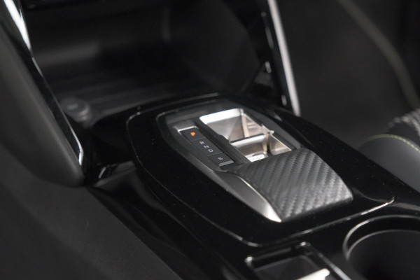 Peugeot e-2008 EV GT 50 kWh | 3 Fase | 360 Camera | Adaptieve Cruise Control | Dodehoekdetectie | SOH=100%