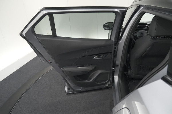 Peugeot e-2008 EV GT 50 kWh | 3 Fase | 360 Camera | Adaptieve Cruise Control | Dodehoekdetectie | SOH=100%