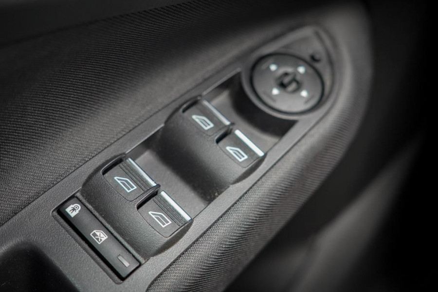 Ford C-MAX 1.5 Titanium / Trekhaak / Carplay / NL Auto / Dealeronderhoud / 4 Cilinder