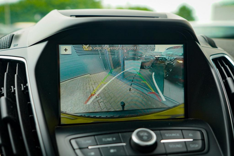 Ford C-MAX 1.5 Titanium / Trekhaak / Carplay / NL Auto / Dealeronderhoud / 4 Cilinder