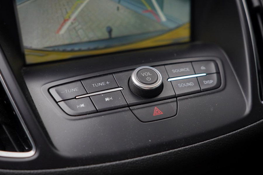 Ford C-MAX 1.5 Titanium / Trekhaak / Carplay / NL Auto / Dealeronderhoud / 4 Cilinder