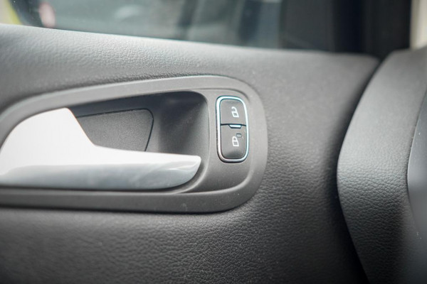 Ford C-MAX 1.5 Titanium / Trekhaak / Carplay / NL Auto / Dealeronderhoud / 4 Cilinder