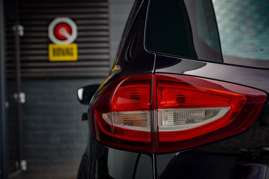 Ford C-MAX 1.5 Titanium / Trekhaak / Carplay / NL Auto / Dealeronderhoud / 4 Cilinder