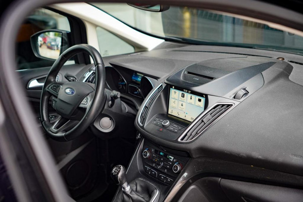 Ford C-MAX 1.5 Titanium / Trekhaak / Carplay / NL Auto / Dealeronderhoud / 4 Cilinder