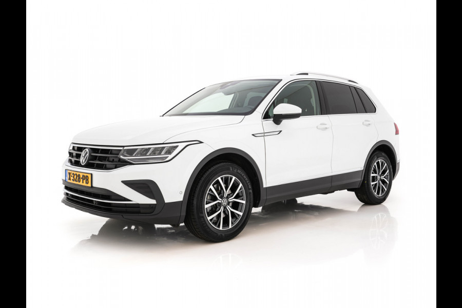 Volkswagen Tiguan 1.5 TSI Life Business Mild-Hybrid (INCL-BTW) Aut. *FULL-LED | ERGONOMIC-SPORTSEATS | KEYLESS | DAB | CARPLAY | ADAPTIVE-CRUISE | PRIVACY-GLASS | NAVI-FULLMAP | DIGI-COCKPIT | SHIFTPADDLES | ECC | HEATED-SEATS | PDC | TOWBAR |