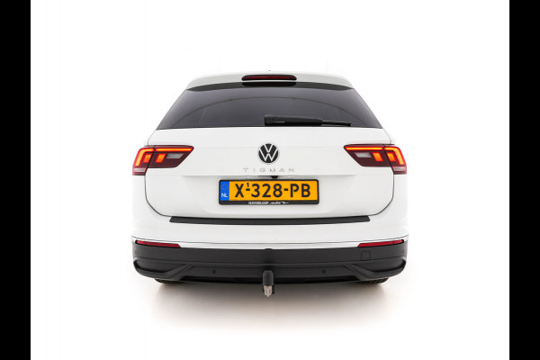 Volkswagen Tiguan 1.5 TSI Life Business Mild-Hybrid (INCL-BTW) Aut. *FULL-LED | ERGONOMIC-SPORTSEATS | KEYLESS | DAB | CARPLAY | ADAPTIVE-CRUISE | PRIVACY-GLASS | NAVI-FULLMAP | DIGI-COCKPIT | SHIFTPADDLES | ECC | HEATED-SEATS | PDC | TOWBAR |
