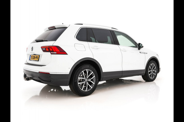 Volkswagen Tiguan 1.5 TSI Life Business Mild-Hybrid (INCL-BTW) Aut. *FULL-LED | ERGONOMIC-SPORTSEATS | KEYLESS | DAB | CARPLAY | ADAPTIVE-CRUISE | PRIVACY-GLASS | NAVI-FULLMAP | DIGI-COCKPIT | SHIFTPADDLES | ECC | HEATED-SEATS | PDC | TOWBAR |