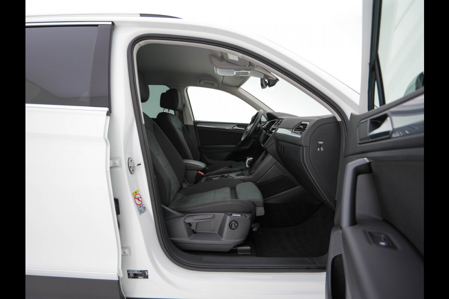 Volkswagen Tiguan 1.5 TSI Life Business Mild-Hybrid (INCL-BTW) Aut. *FULL-LED | ERGONOMIC-SPORTSEATS | KEYLESS | DAB | CARPLAY | ADAPTIVE-CRUISE | PRIVACY-GLASS | NAVI-FULLMAP | DIGI-COCKPIT | SHIFTPADDLES | ECC | HEATED-SEATS | PDC | TOWBAR |