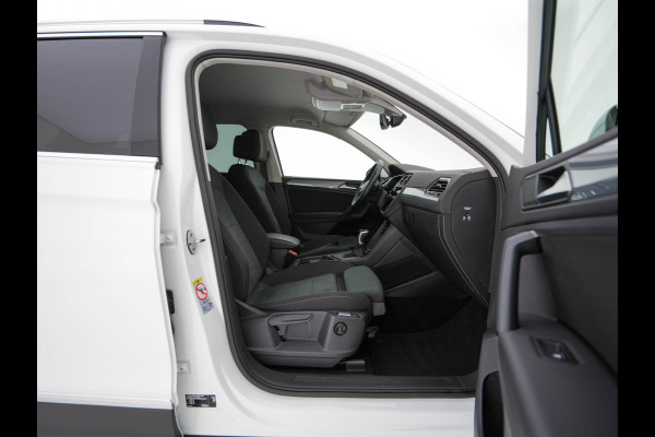 Volkswagen Tiguan 1.5 TSI Life Business Mild-Hybrid (INCL-BTW) Aut. *FULL-LED | ERGONOMIC-SPORTSEATS | KEYLESS | DAB | CARPLAY | ADAPTIVE-CRUISE | PRIVACY-GLASS | NAVI-FULLMAP | DIGI-COCKPIT | SHIFTPADDLES | ECC | HEATED-SEATS | PDC | TOWBAR |