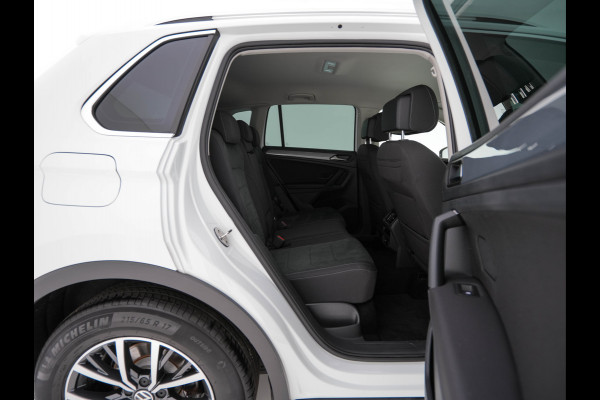 Volkswagen Tiguan 1.5 TSI Life Business Mild-Hybrid (INCL-BTW) Aut. *FULL-LED | ERGONOMIC-SPORTSEATS | KEYLESS | DAB | CARPLAY | ADAPTIVE-CRUISE | PRIVACY-GLASS | NAVI-FULLMAP | DIGI-COCKPIT | SHIFTPADDLES | ECC | HEATED-SEATS | PDC | TOWBAR |
