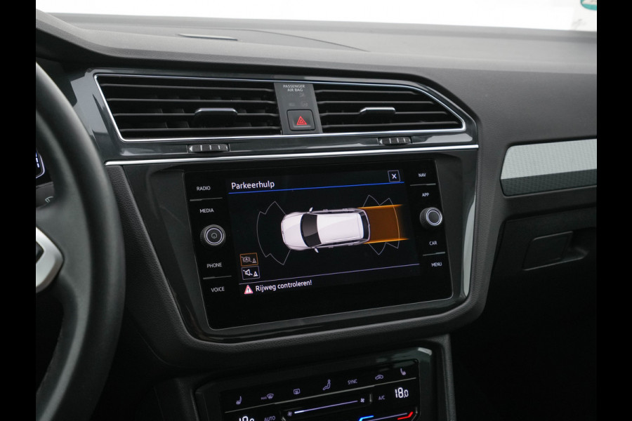 Volkswagen Tiguan 1.5 TSI Life Business Mild-Hybrid (INCL-BTW) Aut. *FULL-LED | ERGONOMIC-SPORTSEATS | KEYLESS | DAB | CARPLAY | ADAPTIVE-CRUISE | PRIVACY-GLASS | NAVI-FULLMAP | DIGI-COCKPIT | SHIFTPADDLES | ECC | HEATED-SEATS | PDC | TOWBAR |